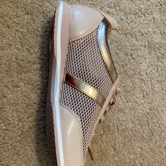 Michael Kors pink metallic gold sneaker size 6 - Picture 4 of 6